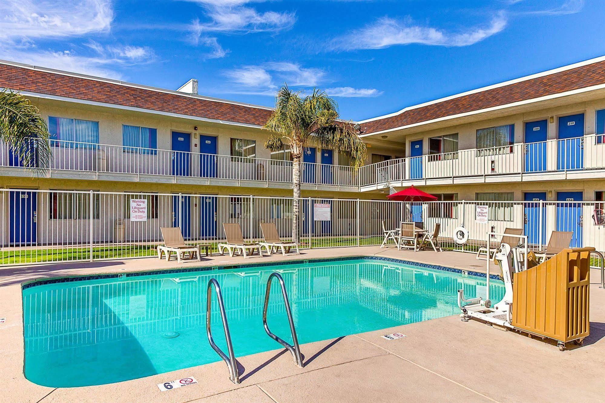 Motel 6-Phoenix, Az - North Bell Road Exteriör bild